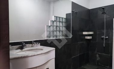 Casa en Arriendo en Sierra Bella / Av Matta