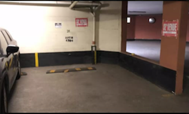 Estacionamiento en Venta en la gloria 77