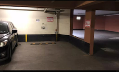 Estacionamiento en Venta en la gloria 77