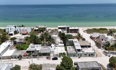 Venta de casa a una cuadra de la Playa con vista al mar, en Telchac Puerto, Yuc.