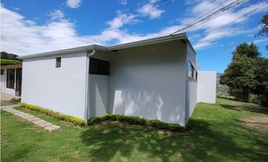 Quinta con Piscina privada en Venta en La Mesa/Ganga