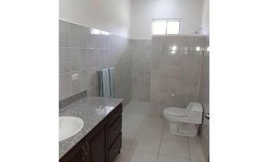 Venta: Propiedad de playa con 4 casas en Santa Clara