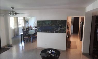 Venta: Propiedad de playa con 4 casas en Santa Clara