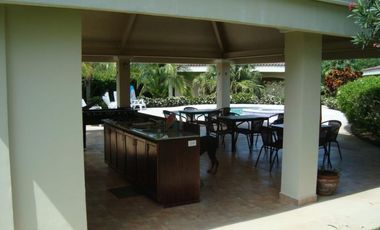 Venta: Propiedad de playa con 4 casas en Santa Clara