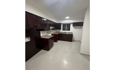 CRISTOBAL / DAVIS COLON / CASA 258M2 / 2 NIVELES / 4 HABITACIO