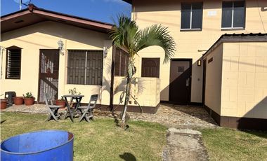 CRISTOBAL / DAVIS COLON / CASA 258M2 / 2 NIVELES / 4 HABITACIO
