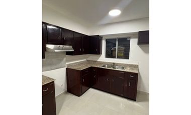 CRISTOBAL / DAVIS COLON / CASA 258M2 / 2 NIVELES / 4 HABITACIO