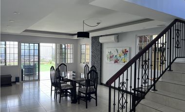 VILLA LUCRE / PH ALTOS DE SAN RAFAEL /  REMODELADA / 290M2
