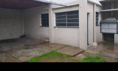Casa en alquiler en Villa Luzuriaga