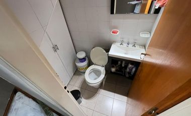 VENTA DE INMEJORABLE DÚPLEX 4 AMBIENTES EN MONTE GRANDE CENTRO - CON COCHERA