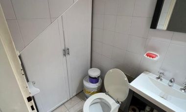 VENTA DE INMEJORABLE DÚPLEX 4 AMBIENTES EN MONTE GRANDE CENTRO - CON COCHERA