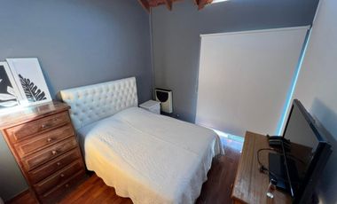 VENTA DE INMEJORABLE DÚPLEX 4 AMBIENTES EN MONTE GRANDE CENTRO - CON COCHERA