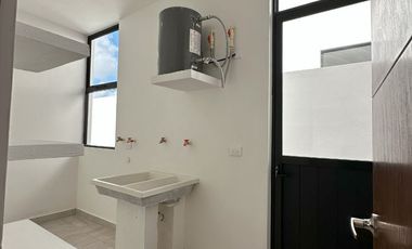 Casa en venta, Privada Zentura, Casa KOQUE, Cholul Mérida, Yuc.