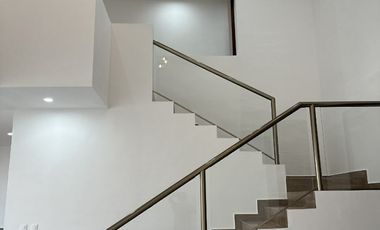 Casa en venta, Privada Zentura, Casa KOQUE, Cholul Mérida, Yuc.