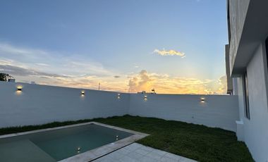 Casa en venta, Privada Zentura, Casa KOQUE, Cholul Mérida, Yuc.