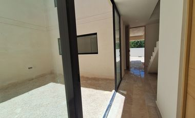 Villa Chinchimbacal en venta  Privada Pájaro en Piedra, Tixcuytún