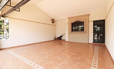 Se vende casa en Morelia, Fracc. Bosques de la Huerta