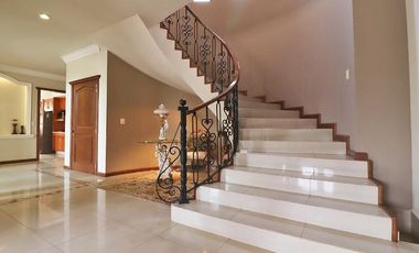 Se vende casa en Morelia, Fracc. Bosques de la Huerta