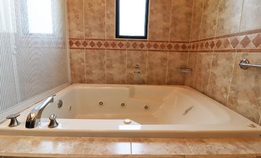 Se vende casa en Morelia, Fracc. Bosques de la Huerta