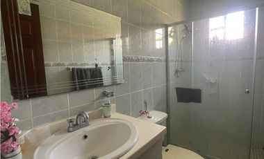 Venta: Hermosa y espaciosa casa con dos lotes en Penonomé