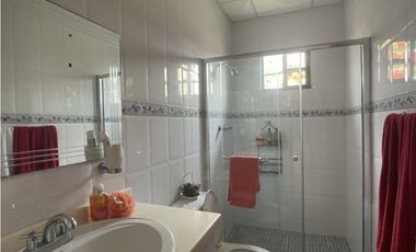 Venta: Hermosa y espaciosa casa con dos lotes en Penonomé