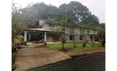 VENTA DE CASA EN CLAYTON 672M2