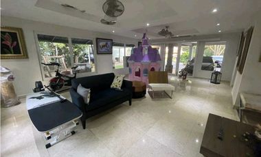 VENTA DE CASA EN CLAYTON 672M2