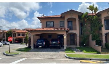 VENTA CASA EN VERSALLES REMODELADA Y FULL AMOBLADA I COSTA SUR