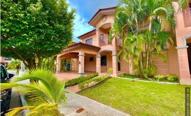 VENTA CASA EN VERSALLES REMODELADA Y FULL AMOBLADA I COSTA SUR