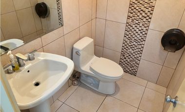 OBARRIO / OFICINA AMOBLADA / PH OMEGA / 234M2 / 5 PARKIN