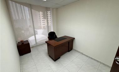 OBARRIO / OFICINA AMOBLADA / PH OMEGA / 234M2 / 5 PARKIN