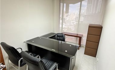 OBARRIO / OFICINA AMOBLADA / PH OMEGA / 234M2 / 5 PARKIN