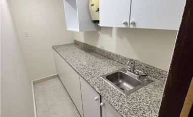 OBARRIO / OFICINA AMOBLADA / PH OMEGA / 234M2 / 5 PARKIN