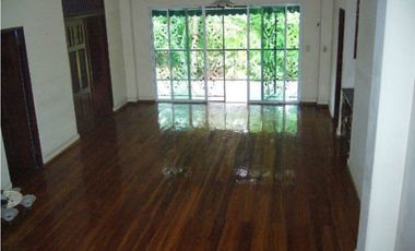 SE ALQUILA AMPLIA CASA EN ALBROOK DE 2 PISOS