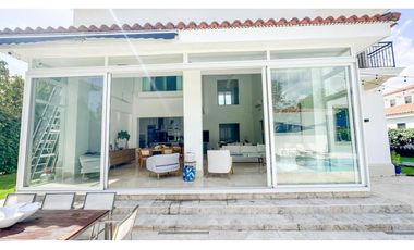 SANTA MARIA / FAIRWAY ESTATE / CASA DE LUJO AMOBLADA 800M2