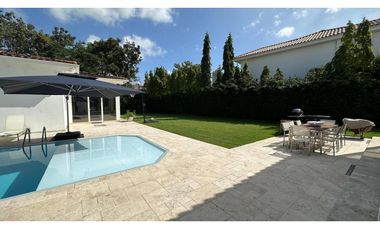 SANTA MARIA / FAIRWAY ESTATE / CASA DE LUJO AMOBLADA 800M2