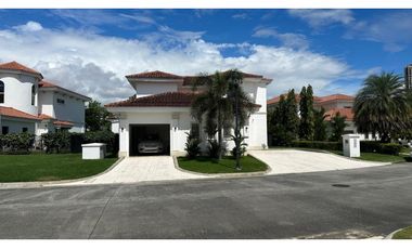 SANTA MARIA / FAIRWAY ESTATE / CASA DE LUJO AMOBLADA 800M2