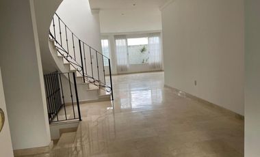 PRECIOSA CASA EN CONDOMINIO EN VENTA INTERLOMAS