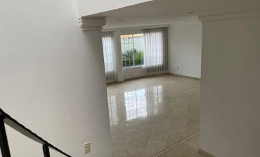 PRECIOSA CASA EN CONDOMINIO EN VENTA INTERLOMAS