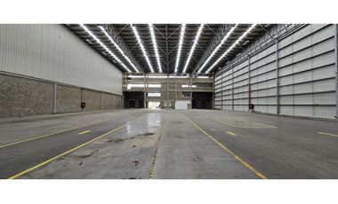 Bodega 2.500 M2 Arrienda o Vende Zona Franca