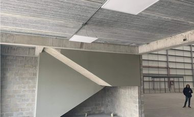 Bodega 2.500 M2 Arrienda o Vende Zona Franca