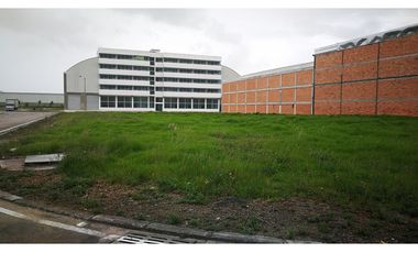 Vendo Lote Zona Franca 1.700 M2