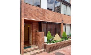 Casa en arriendo ubicado en Cedritos de Area 140 metros