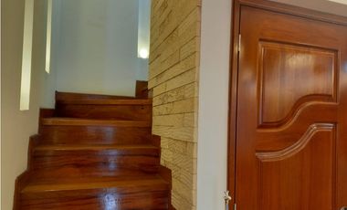 Casa en arriendo ubicado en Cedritos de Area 140 metros