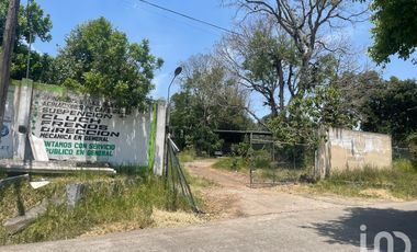 Terreno con Oficina Comercial en Renta en Coatepec; Veracruz.