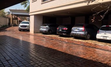 CASA EN RENTA EN MITRAS SUR PARA ESCUELA, ASILO, NOTARIA, CENTRO MEDICO!!