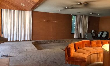 CASA EN RENTA EN MITRAS SUR PARA ESCUELA, ASILO, NOTARIA, CENTRO MEDICO!!