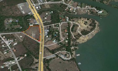 LOCALES EN RENTA PLAZA TULEA