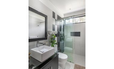 LUJOSA CASA AMPLIOS ESPACIOS  SOPO