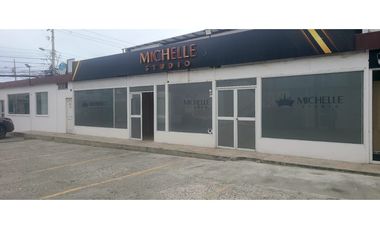 Se renta local comercial en Manta 2000
